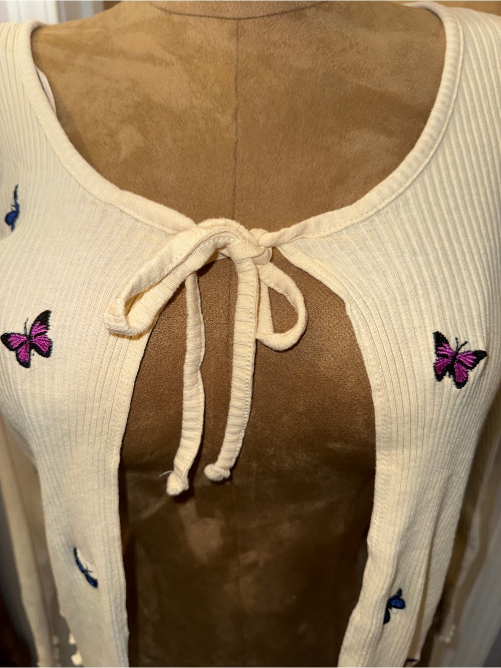 Jolie & Joy cream-colored ribbed tie-front cardigan, Colorful Butterflies, Sz 3x - Picture 3 of 9